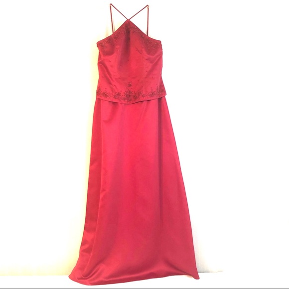 Beautiful red ball gown - Picture 2 of 5